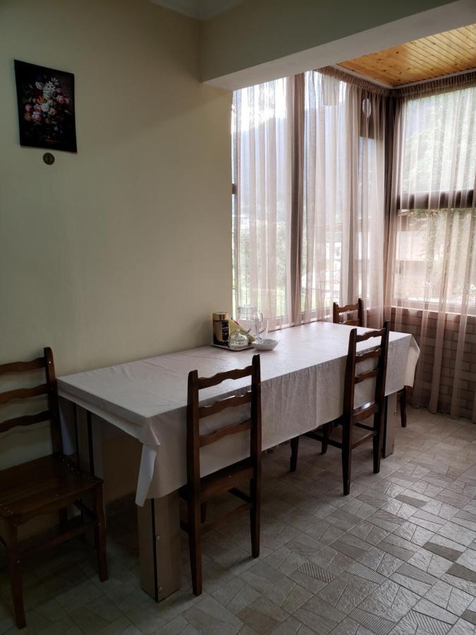 Guest House Nanu Местія Екстер'єр фото
